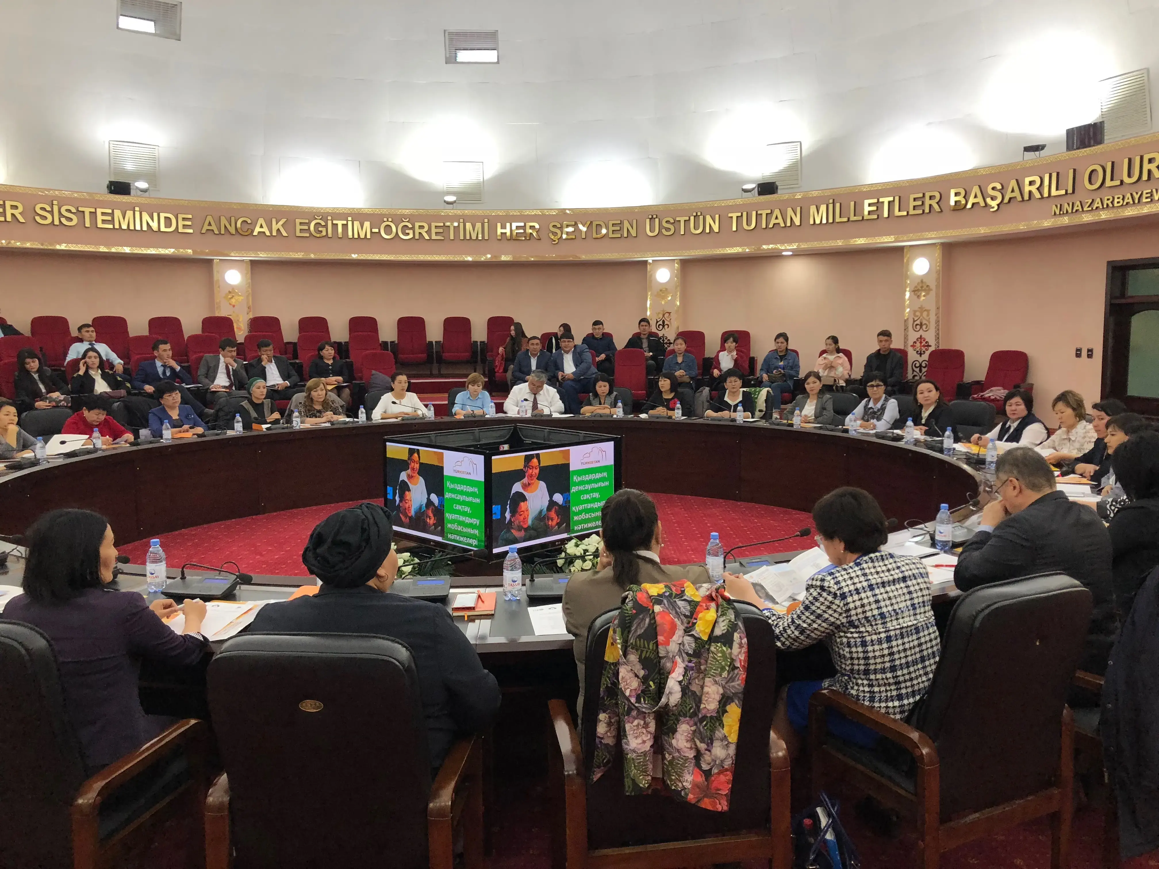 Her future is our shared future – UNFPA and Turkestan region’s education department discuss results of project on promoting girls’ empowerment